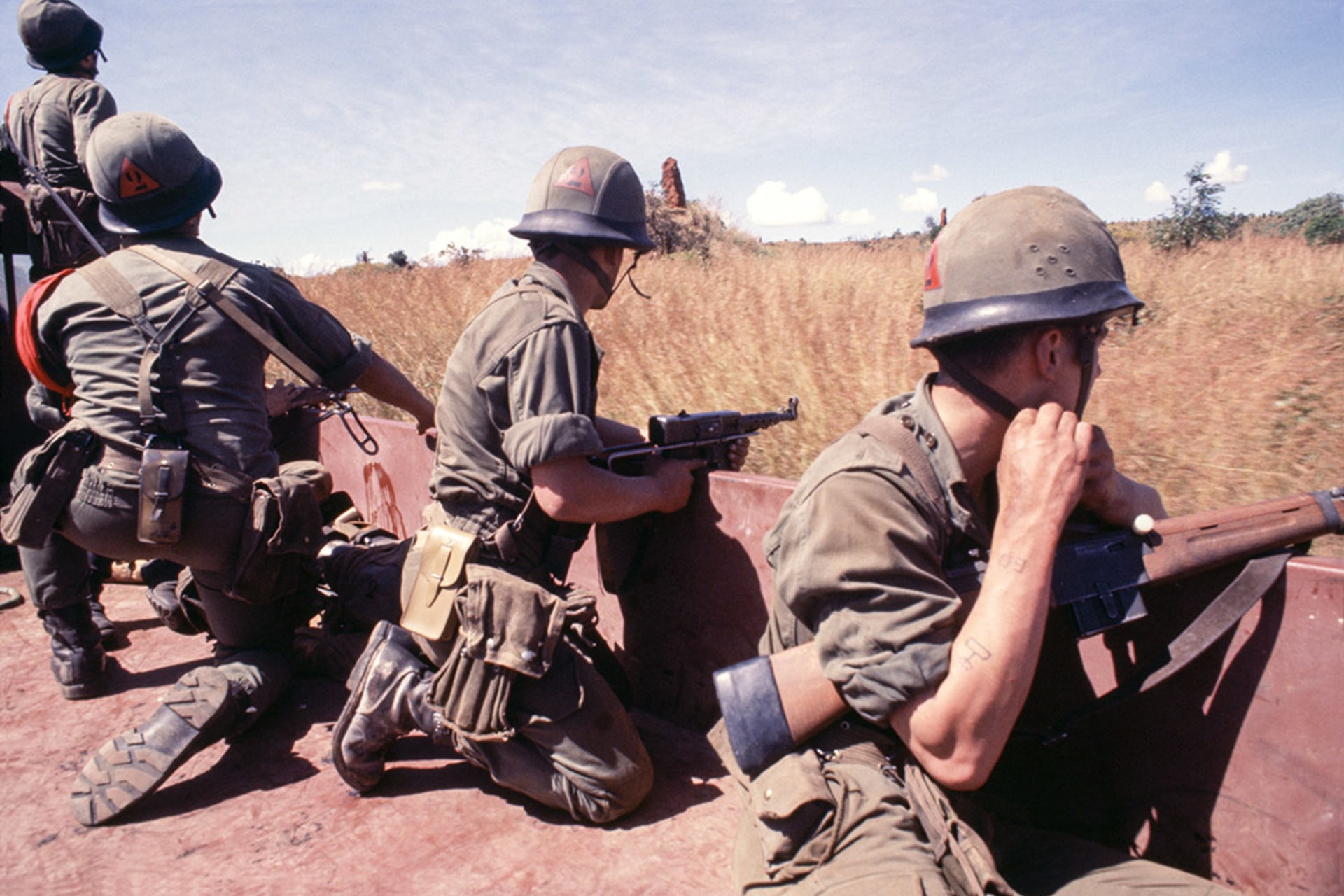Moroccan soldiers take up positions in Zaire in 1977. Michel Artault/Gamma-Rapho/Getty Images