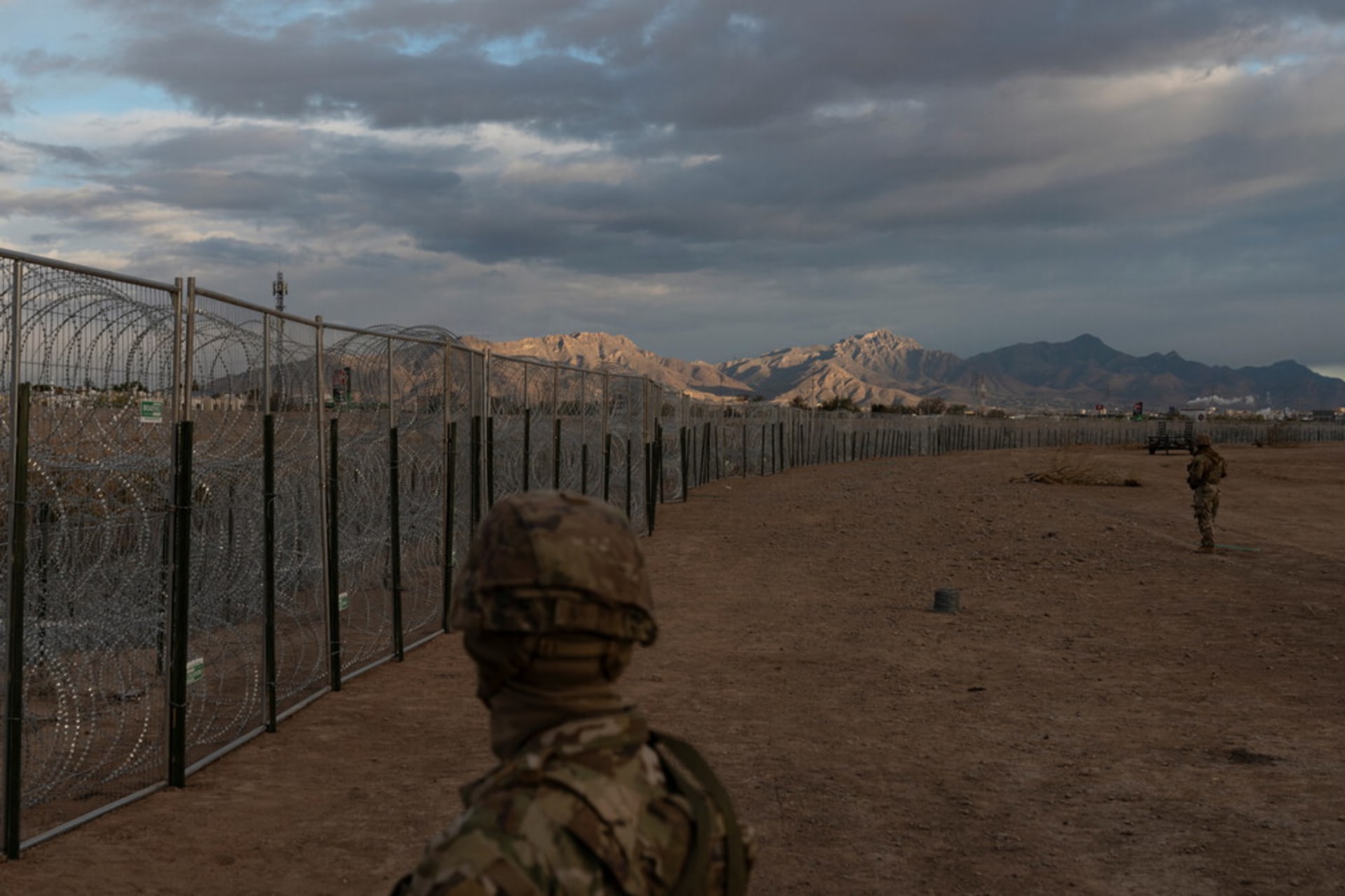 U.S. National Guard troops monitor the U.S.-Mexico border in El Paso, Texas. Cheney Orr/Reuters