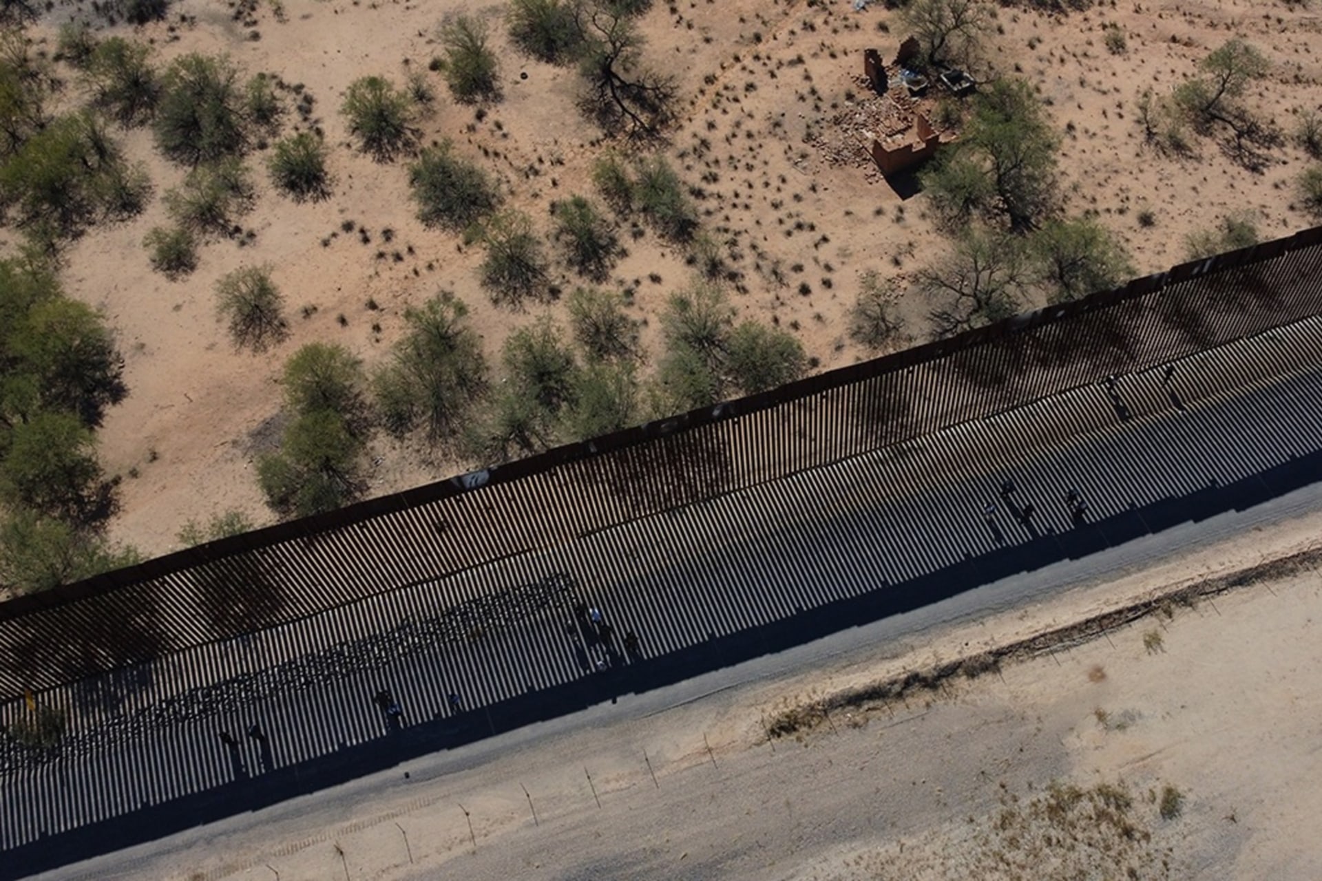 <p>Aerial view of the border wall in the Sasabe area of Arizona, November 7, 2025.</p>
