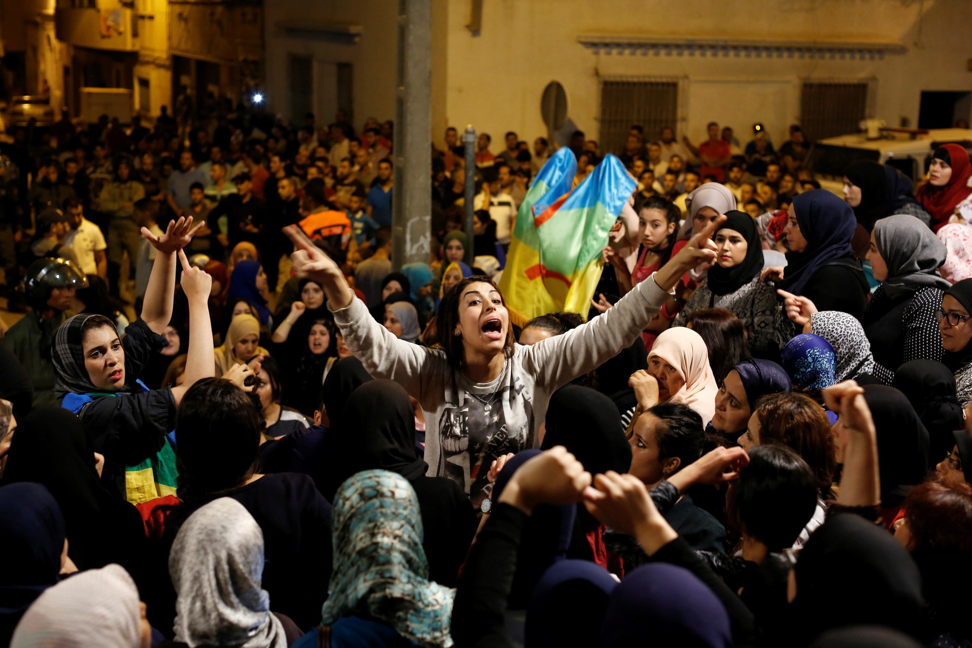 <p>Women shout during a protest against corruption in Morocco June 3, 2017.</p>