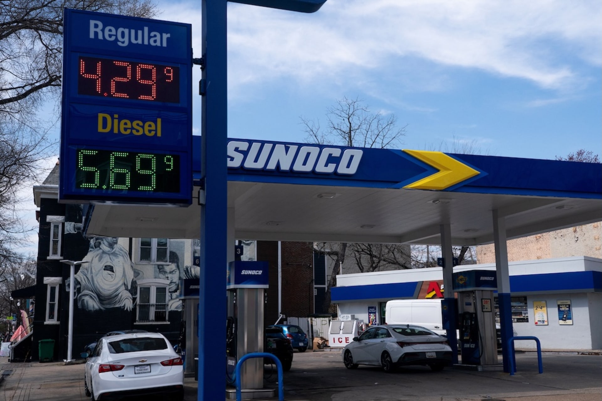 <p>Prices are seen at a gas station on Capitol Hill amid the U.S.-Israeli war with Iran, in Washington, D.C., U.S., March 19, 2026. </p>
