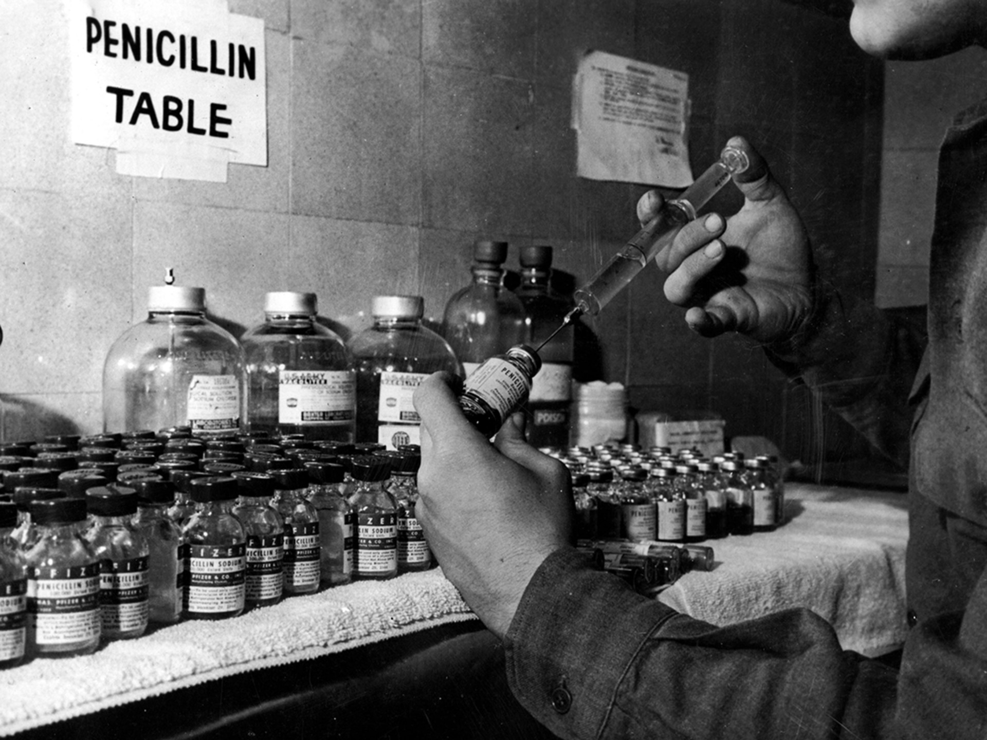 A penicillin table at a U.S. evacuation hospital in Luxembourg in 1945. Universal Images Group/Getty Images