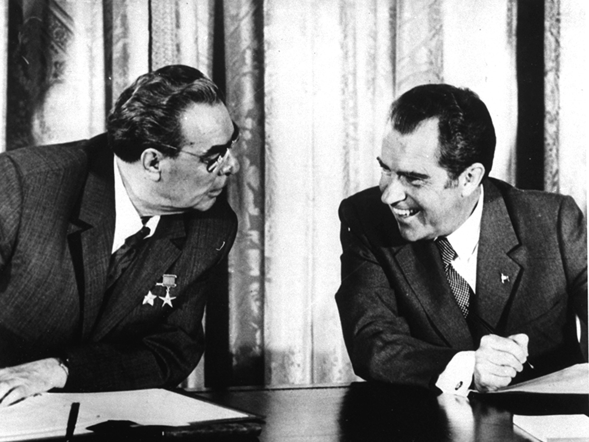 On June 21, 1973, U.S. President Richard Nixon and Soviet leader Leonid Brezhnev pledge to permanently limit their countries’ offensive nuclear arsenals.