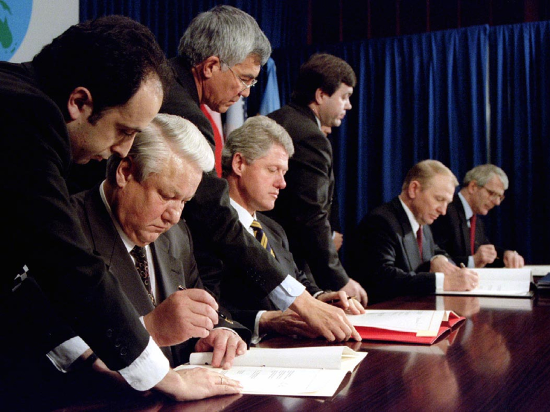 Russian President Boris Yeltsin, U.S. President Bill Clinton, Ukrainian President Leonid Kuchma, and British Prime Minister John Major, during the signing of the Budapest Memorandum. 
